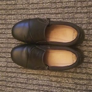 Earth Origins black shoes 9.5 Women